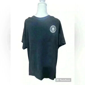 Newer condition. Back side is completely black. No design.